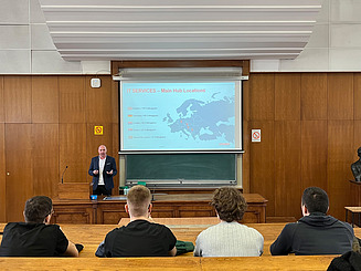 From the lecture hall straight into a career in IT security - that's possible with your IT security job at STRABAG.